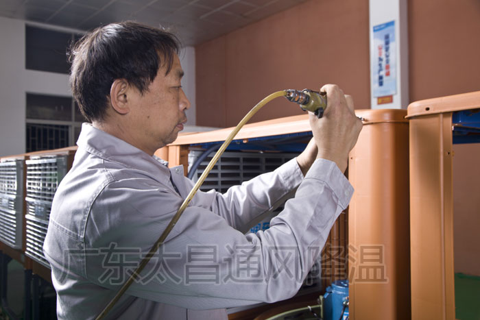 環(huán)保空調生產線1.jpg