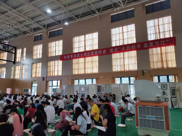 降溫通風(fēng)設(shè)備蒸發(fā)式冷風(fēng)王 移動式環(huán)?？照{(diào)的作用